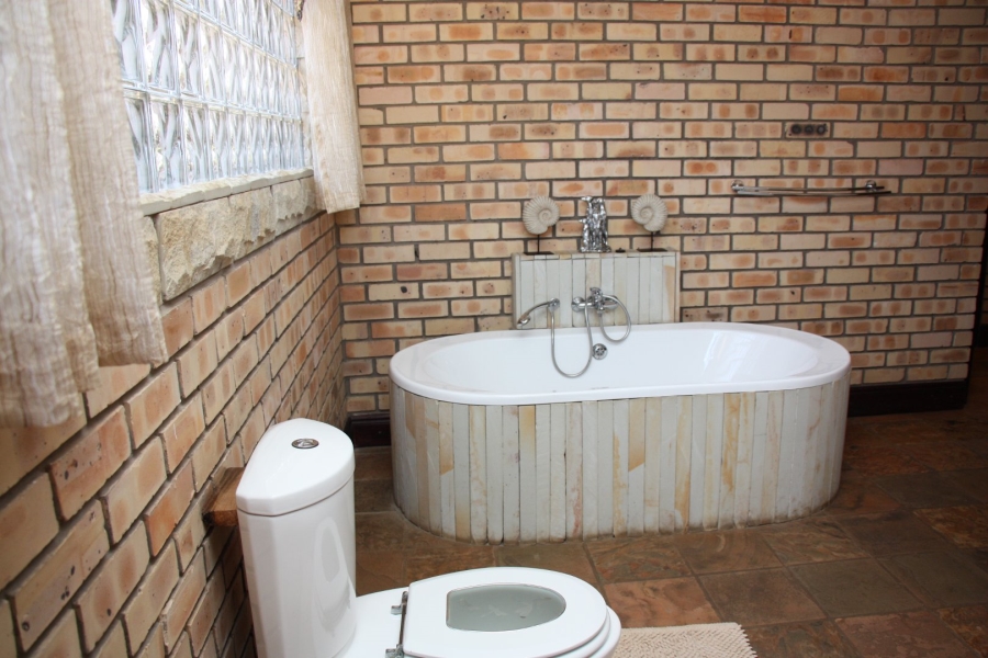 4 Bedroom Property for Sale in Universitas Free State